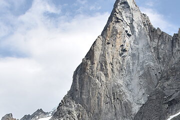 Die 1100 Meter hohe Westwand der Petit Dru