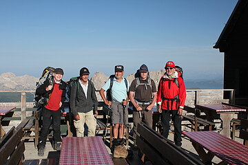 Auf dem Gipfel des Piz Boe (3152 m) neben der Fassadahütte