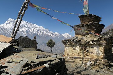 Stupa vor Annapurna-Massiv